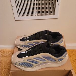 Yezzy's adidas Men's Beige and Blue Low-Top Sneakers